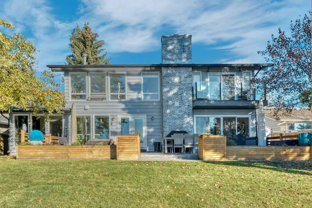 15 Midlake Green SE