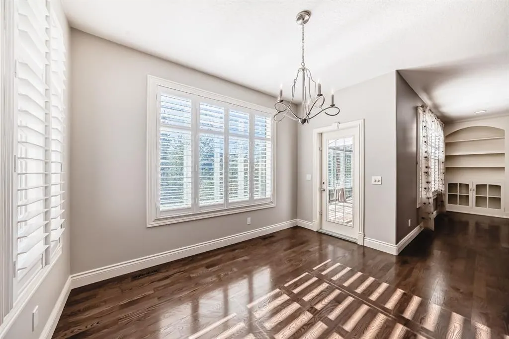 84 Evergreen Lane SW