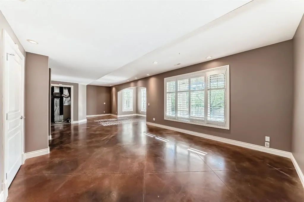 84 Evergreen Lane SW