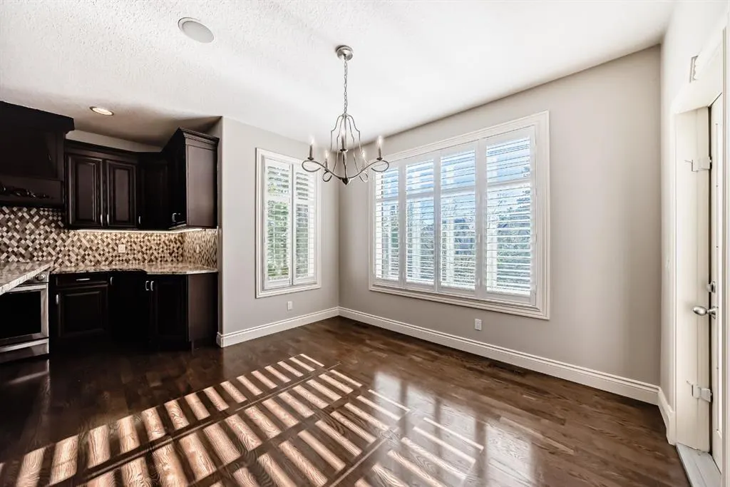 84 Evergreen Lane SW