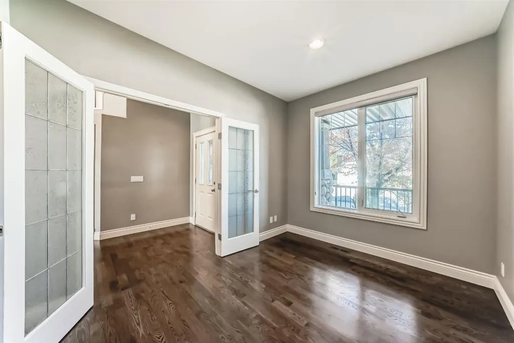 84 Evergreen Lane SW