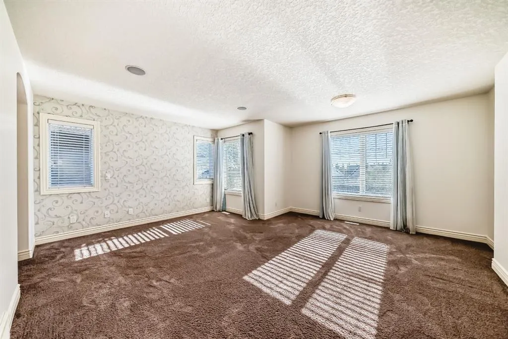 84 Evergreen Lane SW