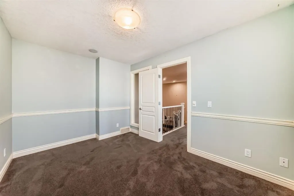 84 Evergreen Lane SW
