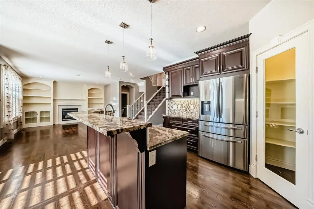 84 Evergreen Lane SW