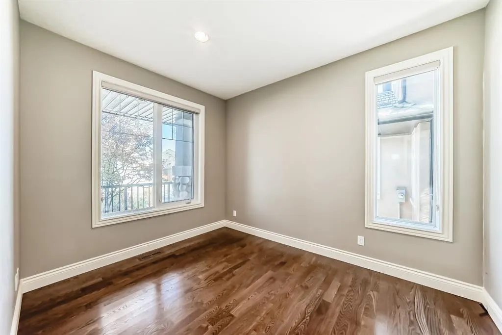 84 Evergreen Lane SW