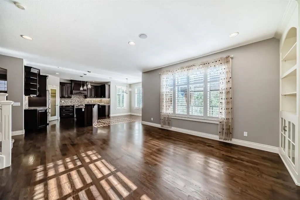 84 Evergreen Lane SW