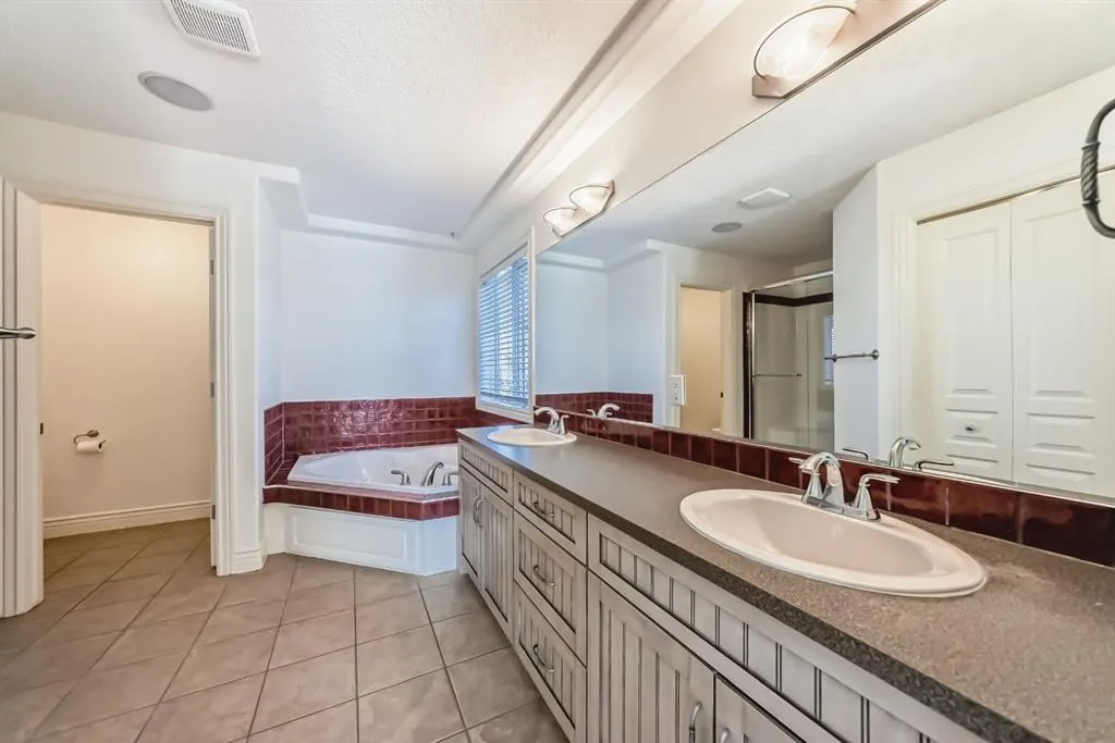 84 Evergreen Lane SW