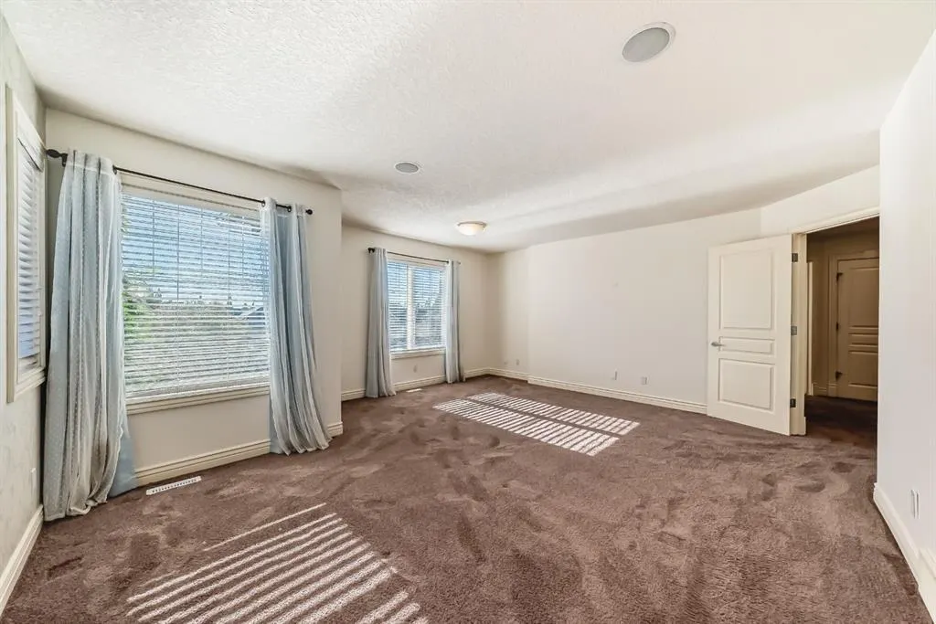 84 Evergreen Lane SW