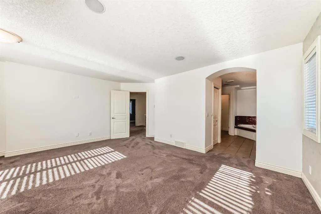 84 Evergreen Lane SW