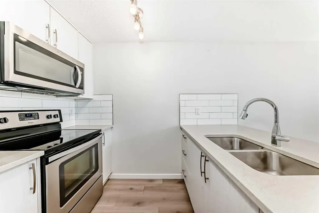 109 Cranbrook Square SE