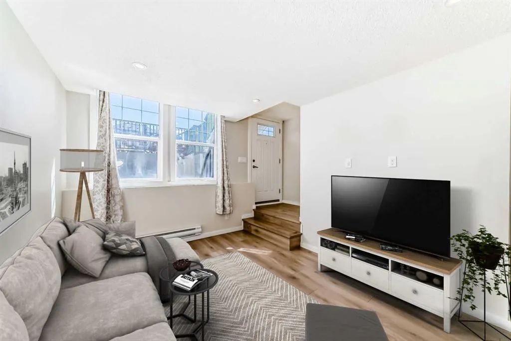 109 Cranbrook Square SE