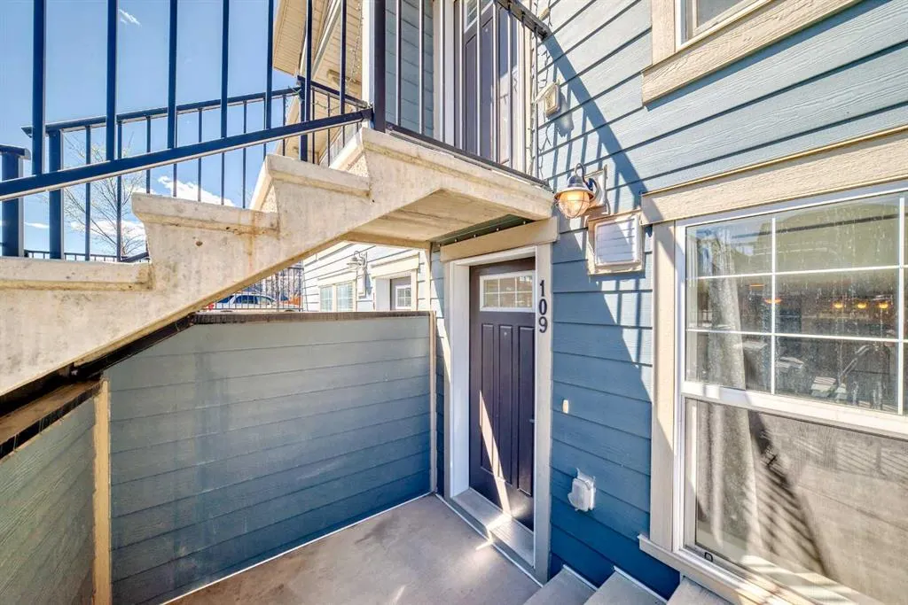 109 Cranbrook Square SE