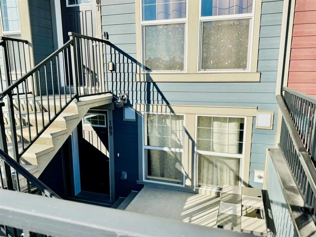 109 Cranbrook Square SE