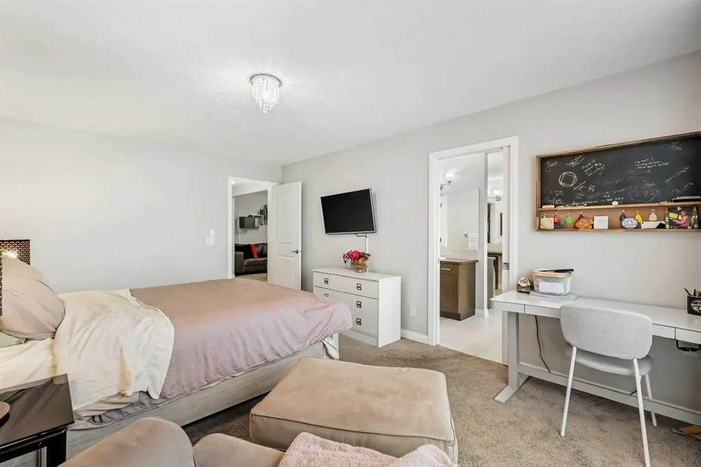 154 Masters Point SE