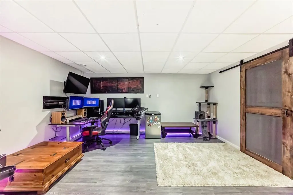 122 Bow Ridge Crescent, #8