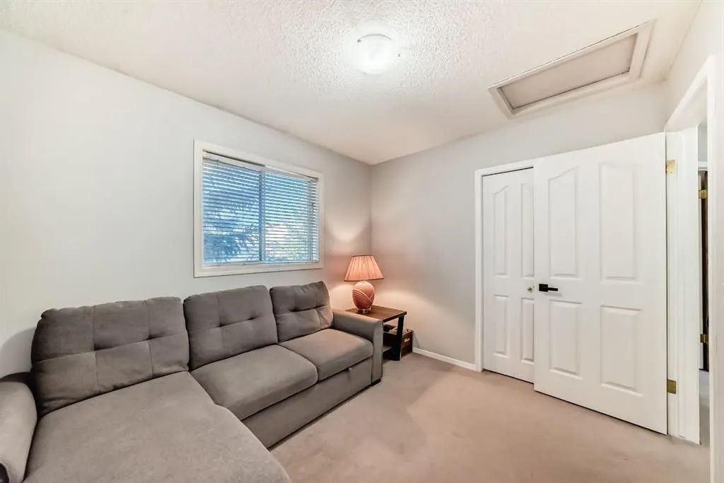 122 Bow Ridge Crescent, #8