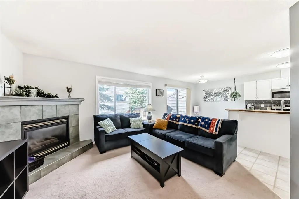 122 Bow Ridge Crescent, #8