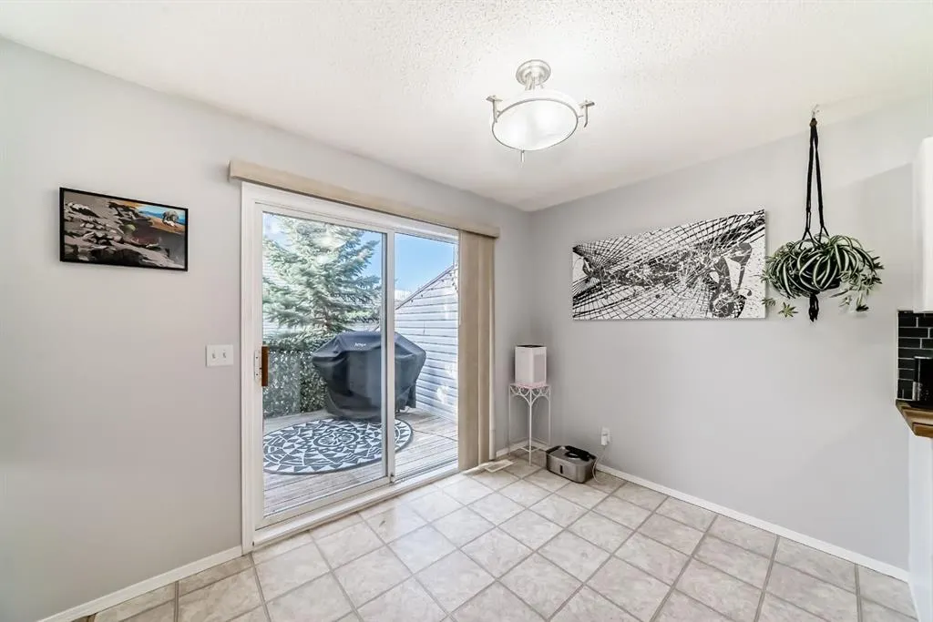 122 Bow Ridge Crescent, #8