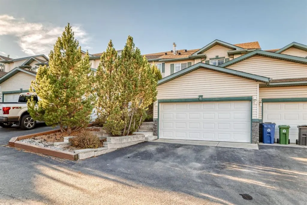 122 Bow Ridge Crescent, #8