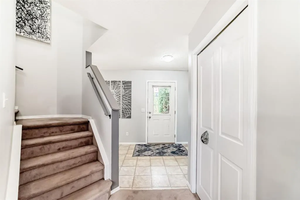 122 Bow Ridge Crescent, #8