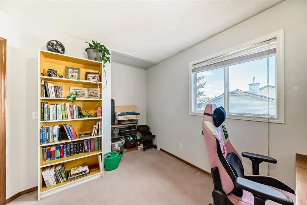 122 Bow Ridge Crescent, #8