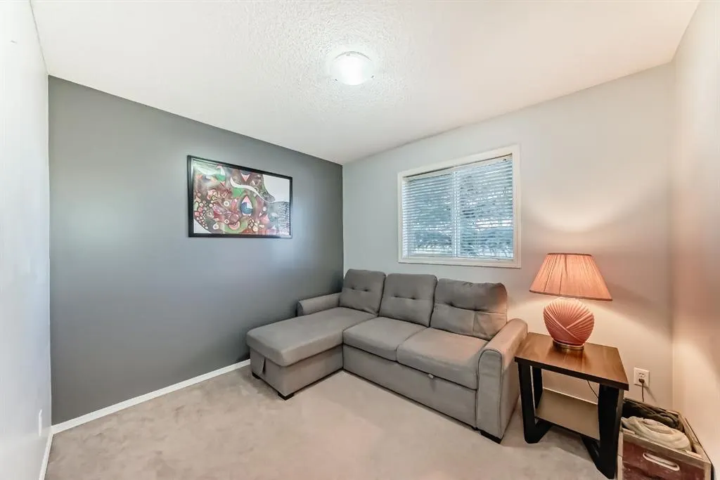 122 Bow Ridge Crescent, #8