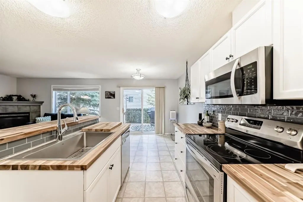 122 Bow Ridge Crescent, #8