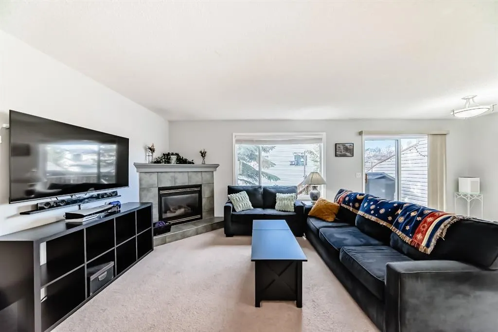122 Bow Ridge Crescent, #8