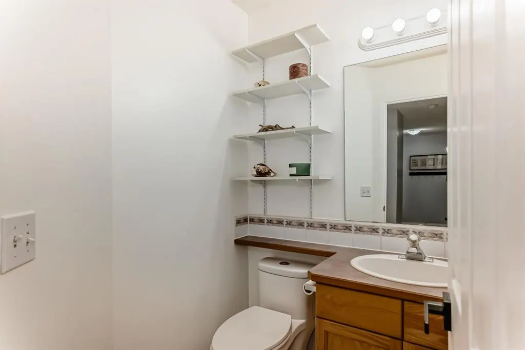 122 Bow Ridge Crescent, #8