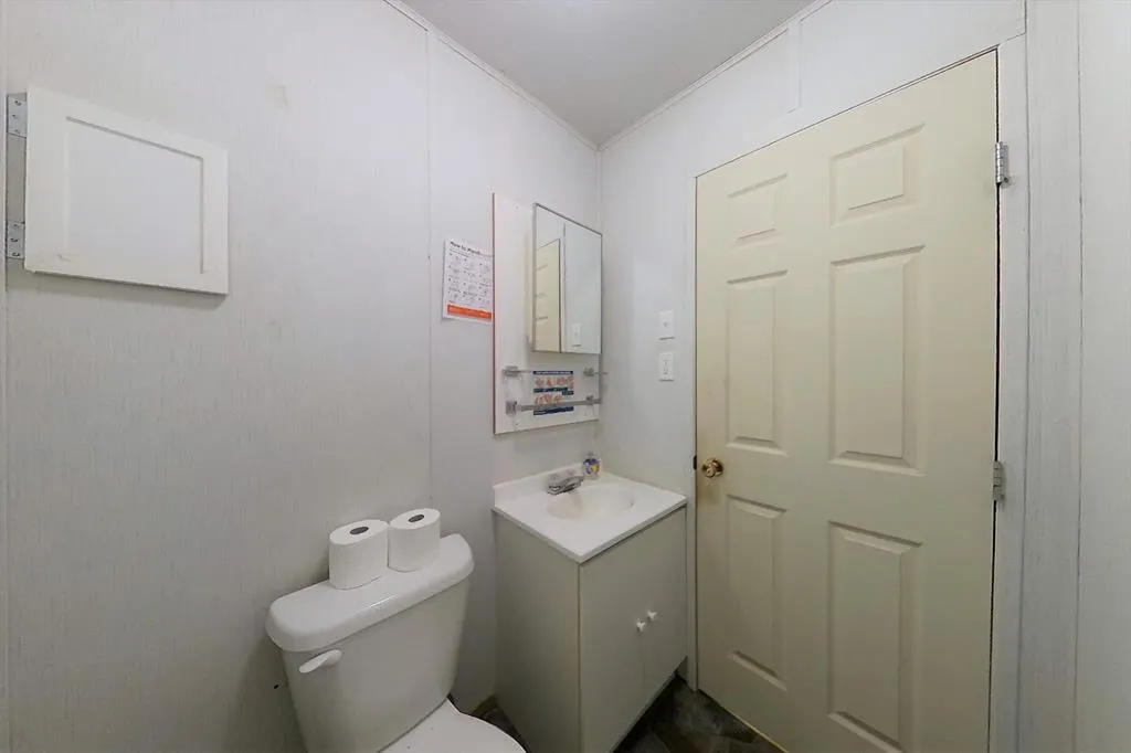 2290 PELICAN Road