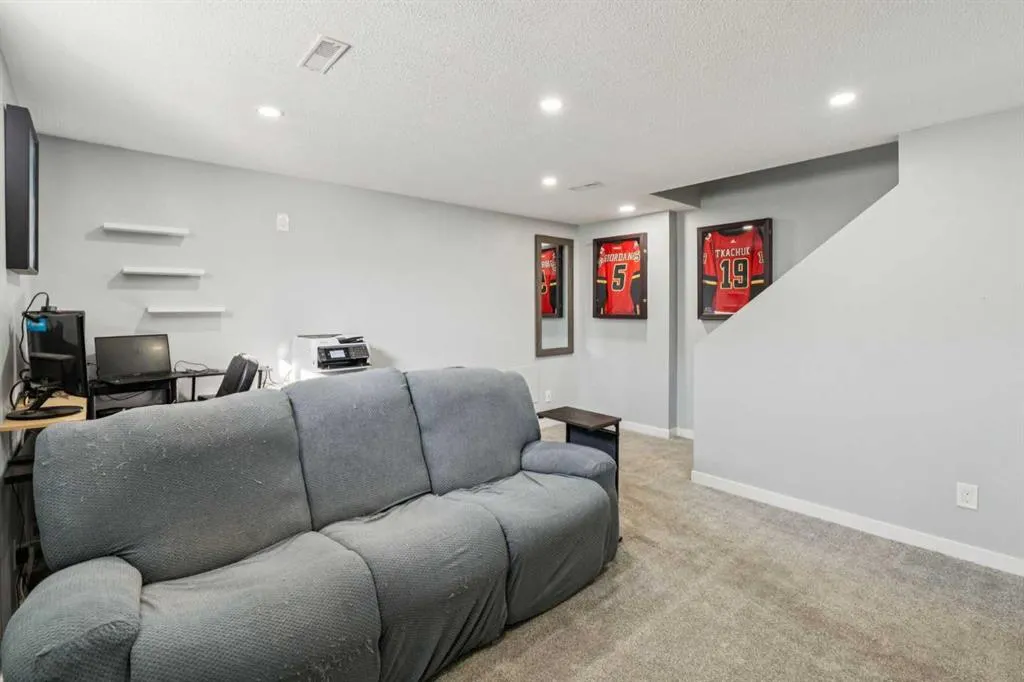 77 Mckenzie Towne Gate SE