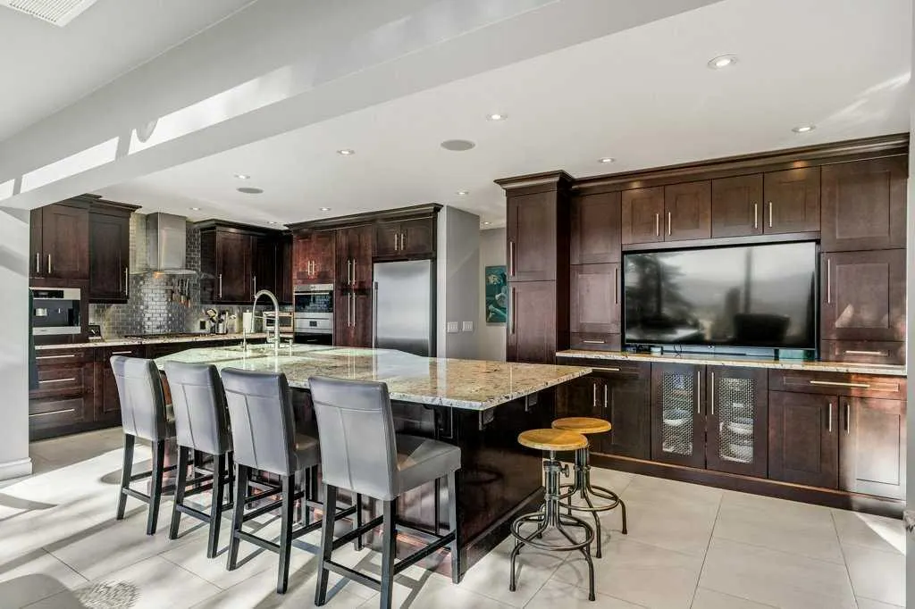 276 Edenwold Drive NW