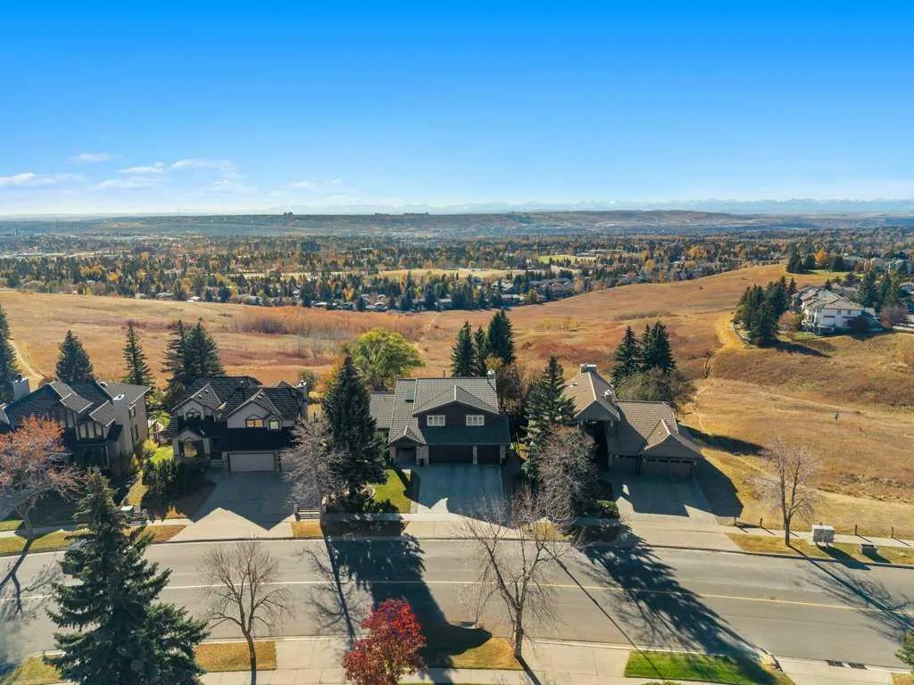 276 Edenwold Drive NW