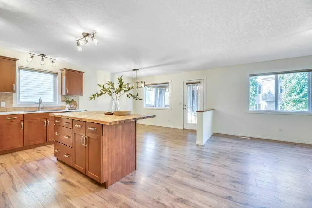 123 Aspen Circle