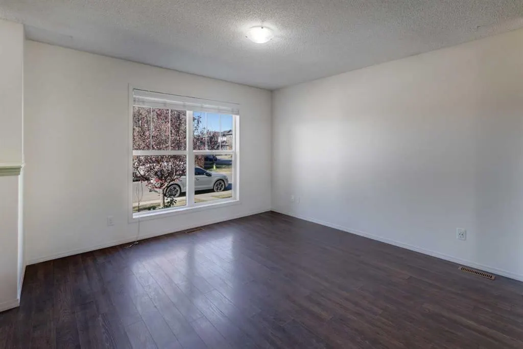 136 Evansborough Way NW