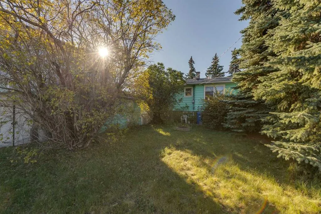 2108 Halifax Crescent NW