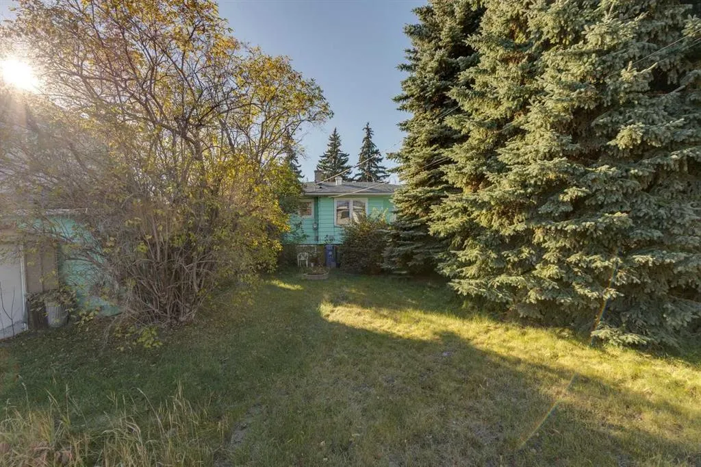 2108 Halifax Crescent NW