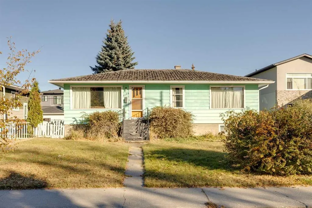 2108 Halifax Crescent NW