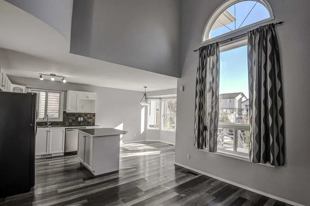61 Everstone Avenue SW