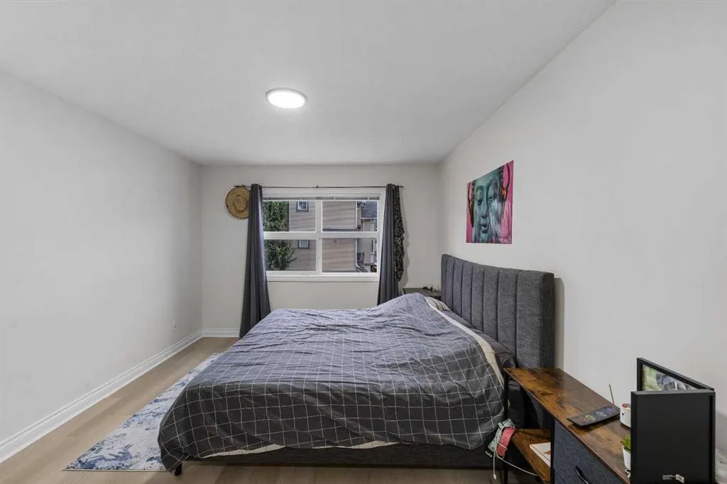 27 Cedarwood Lane SW