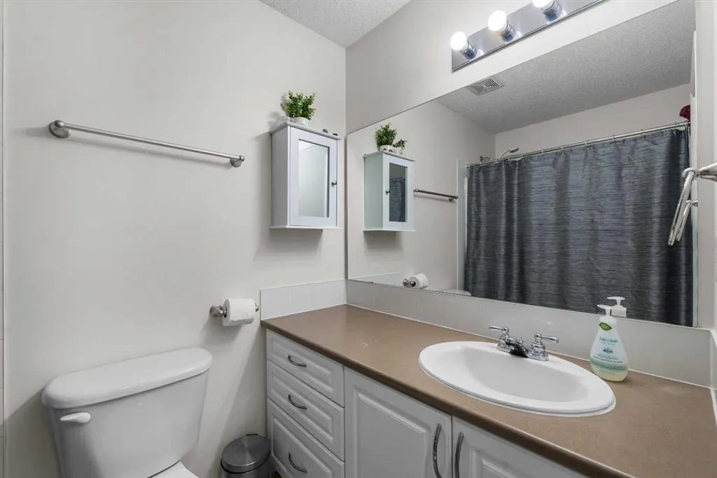 27 Cedarwood Lane SW