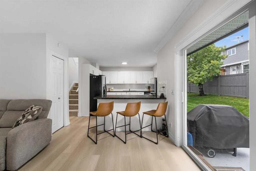 27 Cedarwood Lane SW