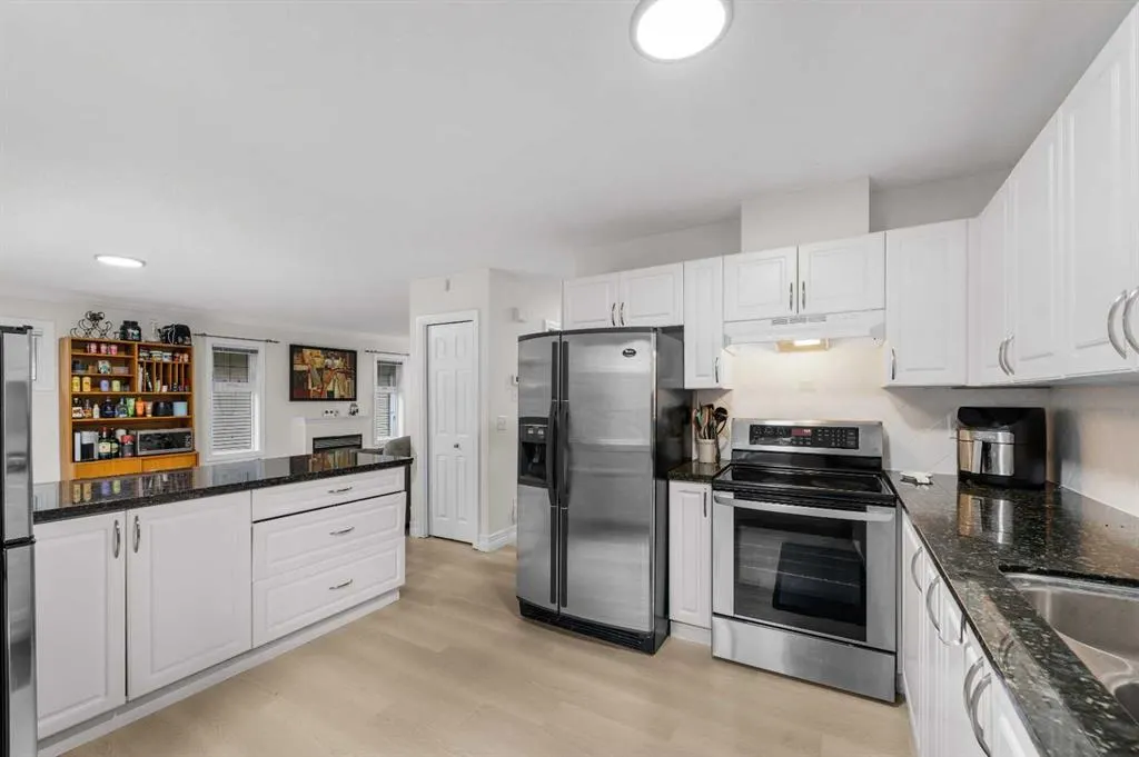27 Cedarwood Lane SW