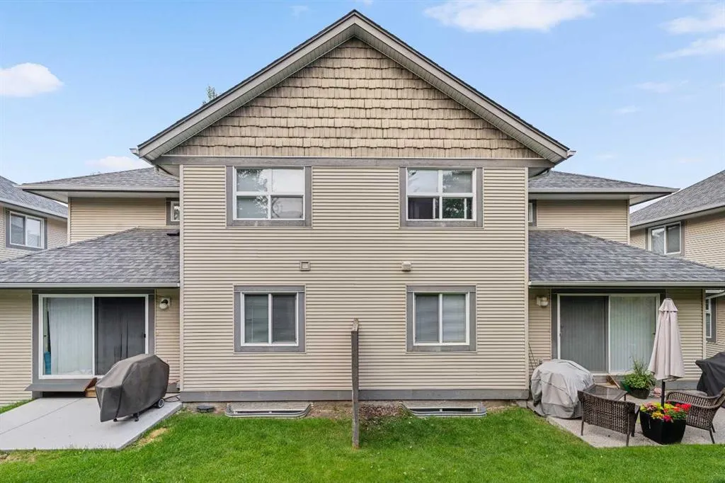 27 Cedarwood Lane SW