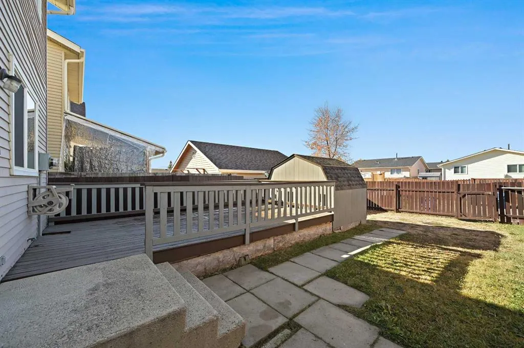 128 Castlegreen Close NE