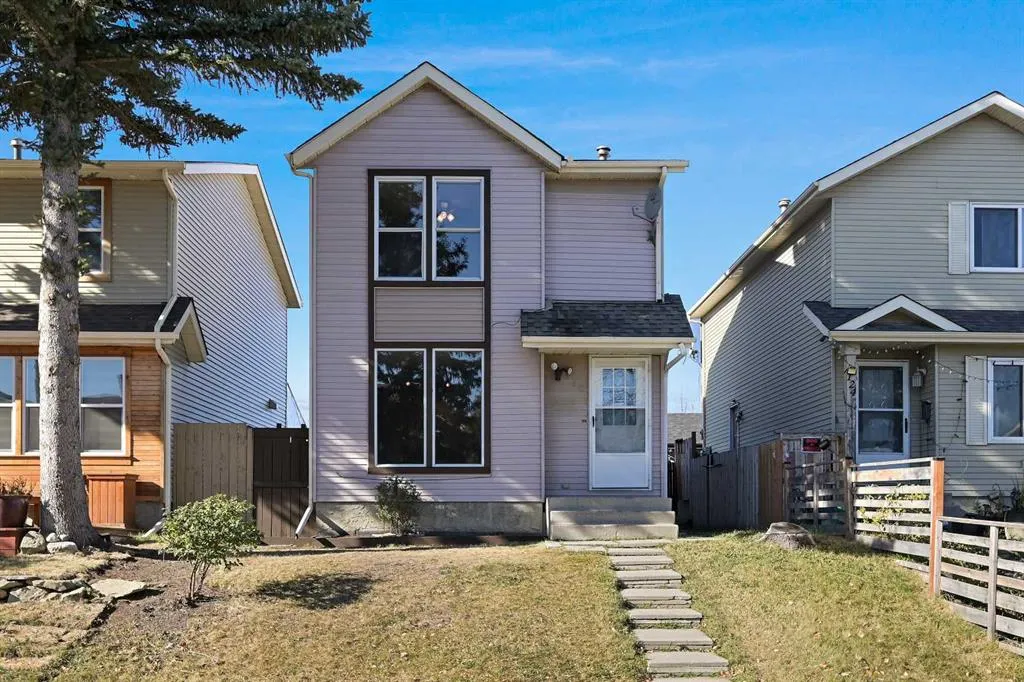 128 Castlegreen Close NE