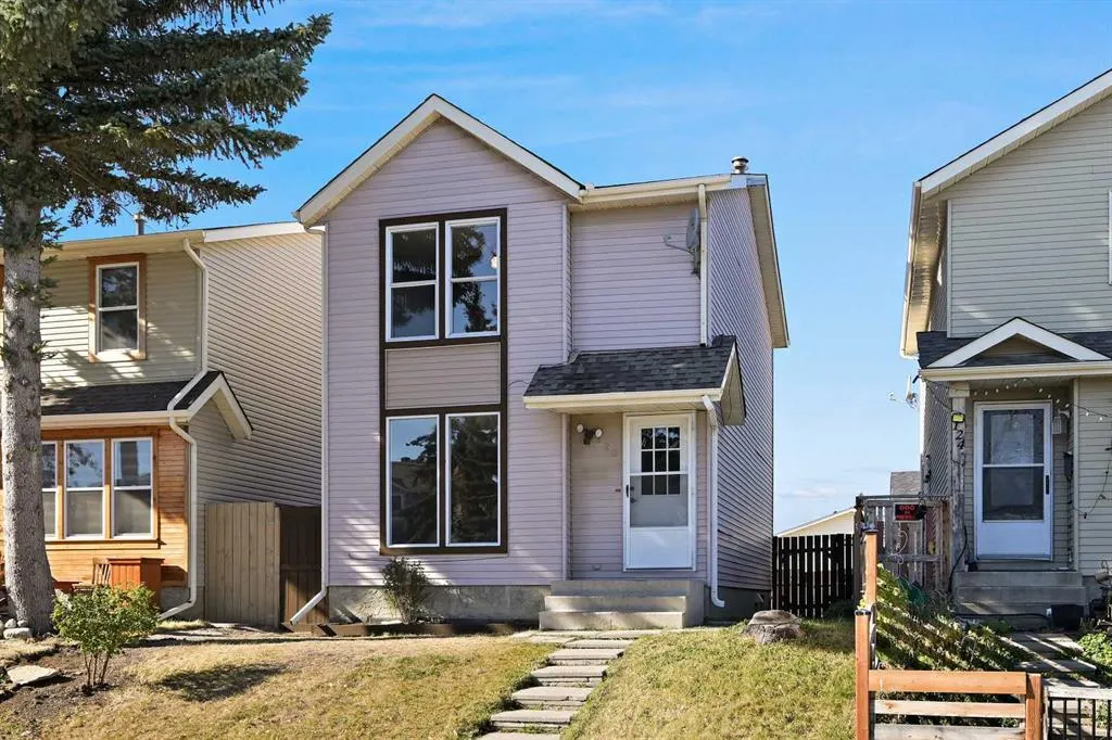 128 Castlegreen Close NE