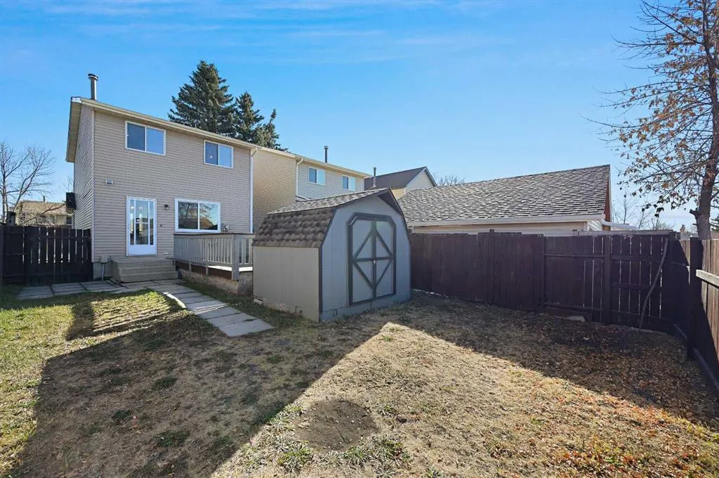 128 Castlegreen Close NE
