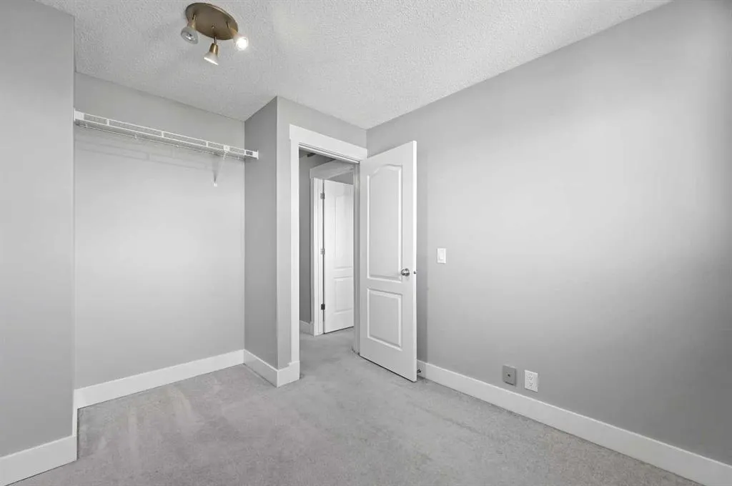 128 Castlegreen Close NE