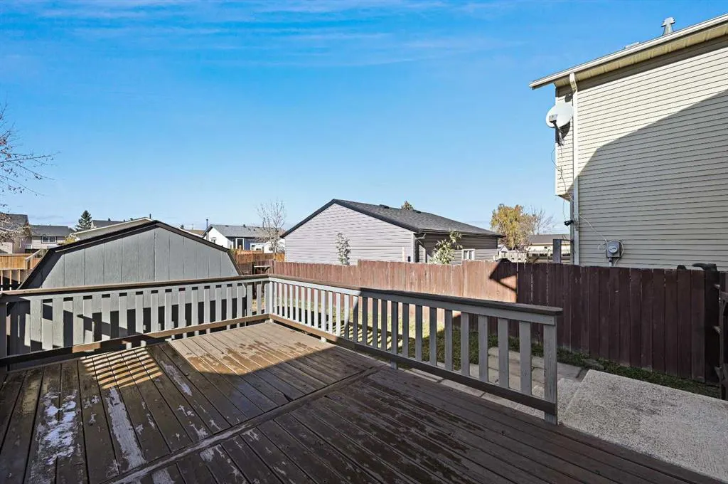 128 Castlegreen Close NE